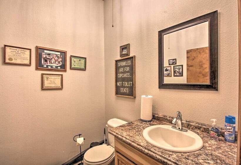 Pheasant Game Farm Missouri Vacation Rental!