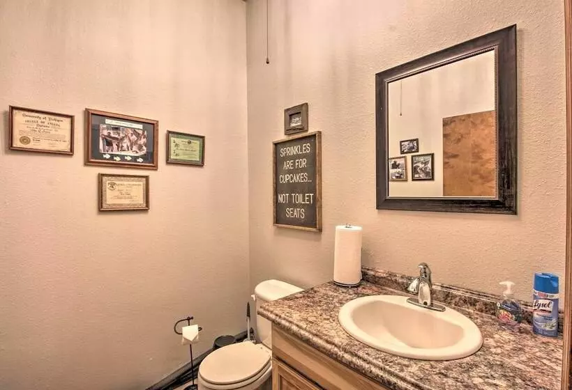 Pheasant Game Farm Missouri Vacation Rental!