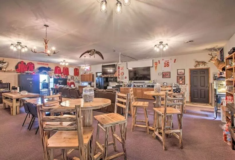 Pheasant Game Farm Missouri Vacation Rental!