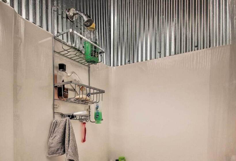 Pheasant Game Farm Missouri Vacation Rental!