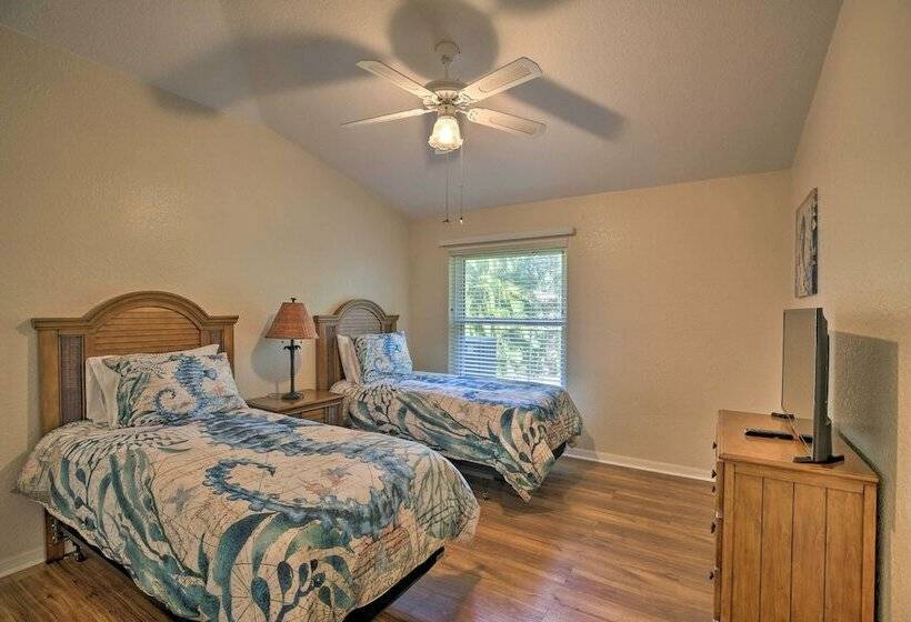 Private Fort Myers Escape W/ Screened Pool & Lanai