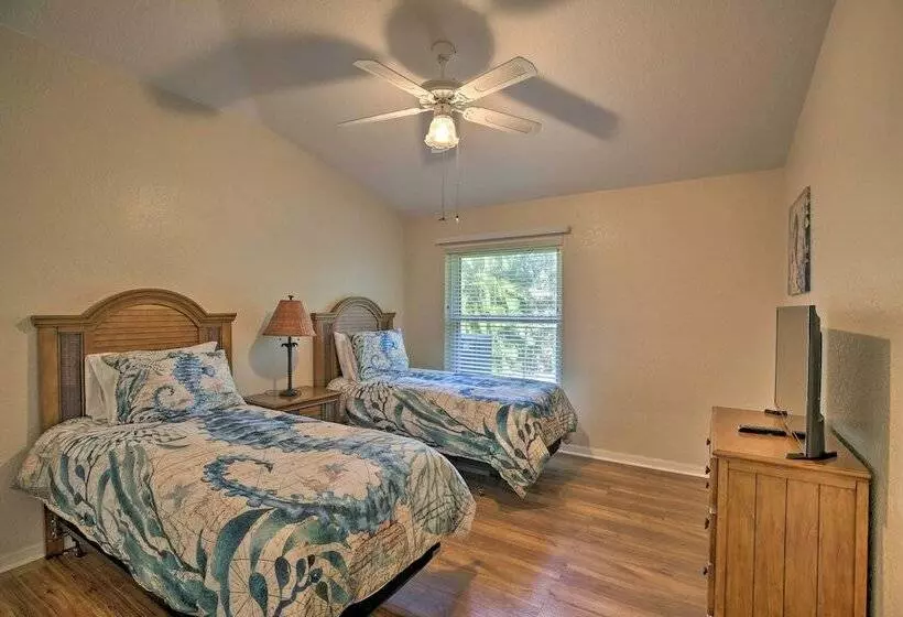 Private Fort Myers Escape W/ Screened Pool & Lanai