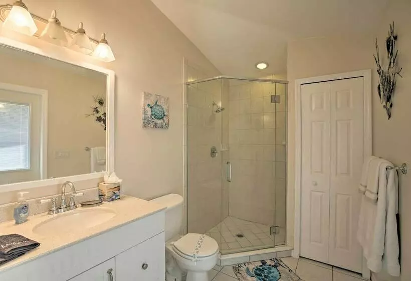 Private Fort Myers Escape W/ Screened Pool & Lanai