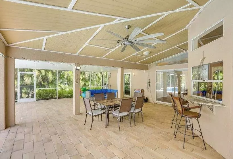 Private Fort Myers Escape W/ Screened Pool & Lanai
