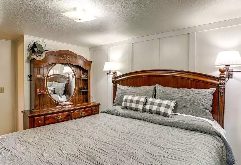 Quiet Shiloh Retreat W/ Spacious Yard & Fireplace!