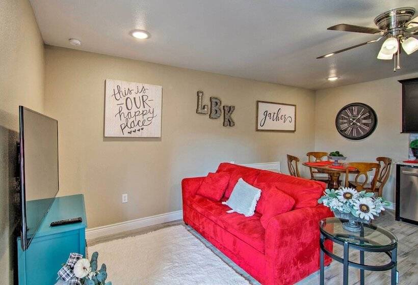 Renovated Modern Home W/ Patio, Walk To Texas Tech