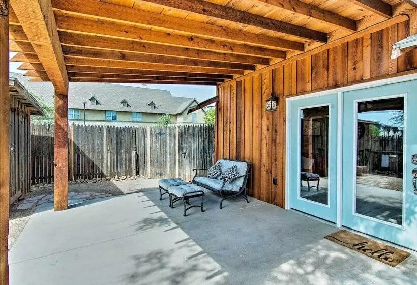 Walk To Texas Tech! Cozy Lubbock Gem W/ Patio
