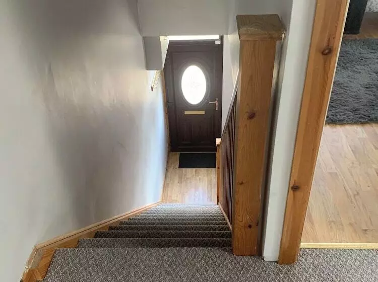 Residenssi Beautiful 2 Bed House In Larne With Free Parking