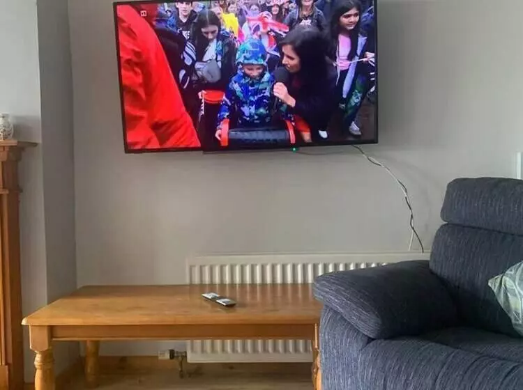 Residenssi Beautiful 2 Bed House In Larne With Free Parking