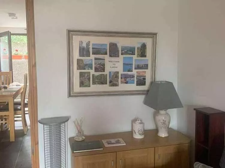 Residenssi Beautiful 2 Bed House In Larne With Free Parking