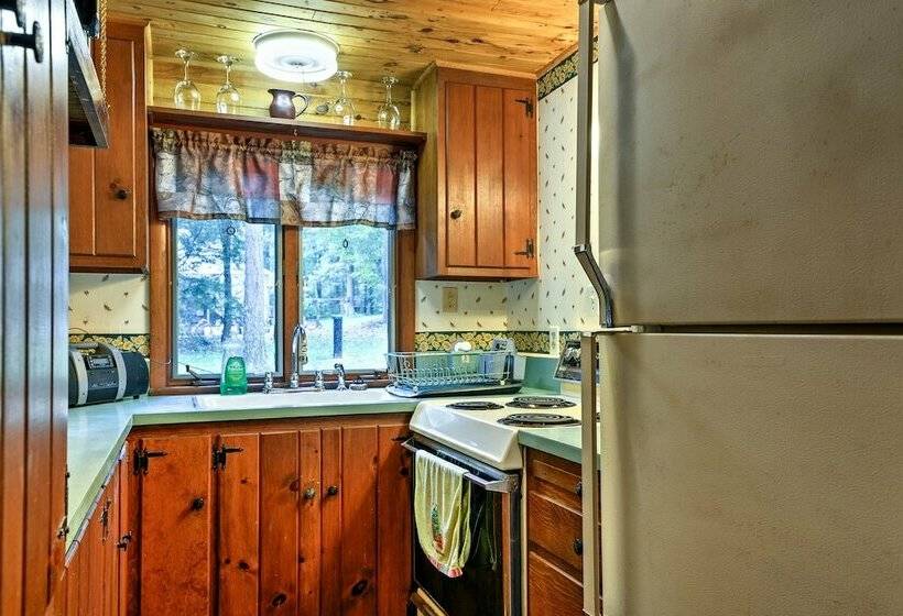 Rustic Bedford Cabin Near Hunting & Fishing