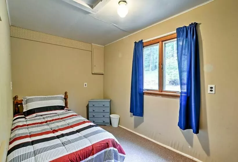 Rustic Bedford Cabin Near Hunting & Fishing