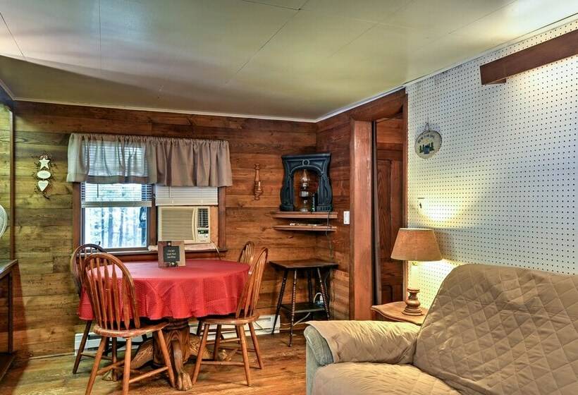 Rustic Bedford Cabin Near Hunting & Fishing