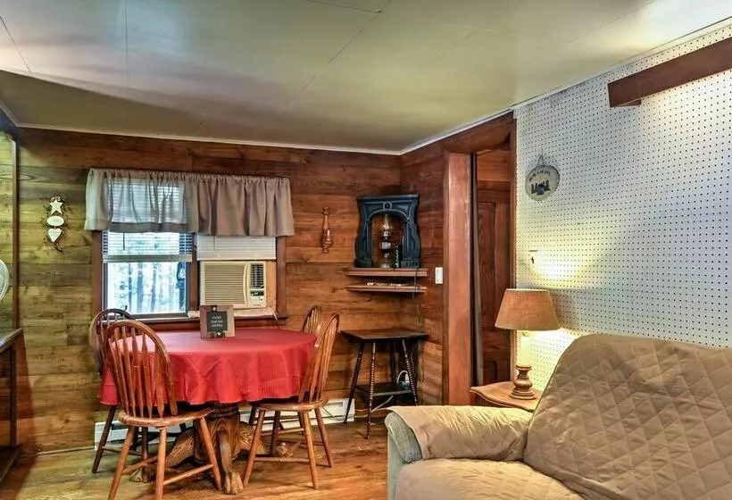 Rustic Bedford Cabin Near Hunting & Fishing