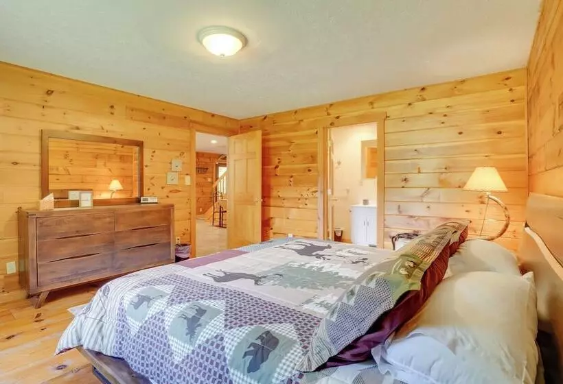 Serene Mountain Retreat On 40 Acres W/ Fire Pit!