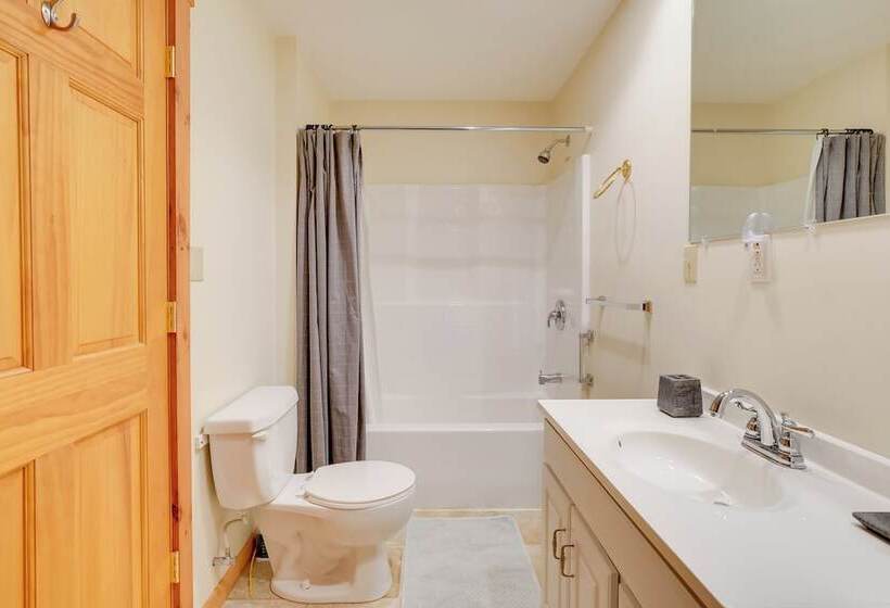 Serene Mountain Retreat On 40 Acres W/ Fire Pit!