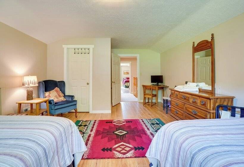 Serene Mountain Retreat On 40 Acres W/ Fire Pit!