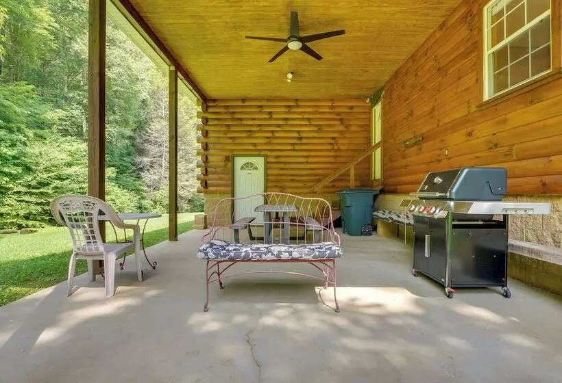 Serene Mountain Retreat On 40 Acres W/ Fire Pit!