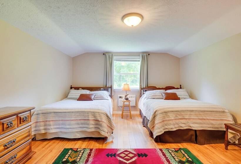 Serene Mountain Retreat On 40 Acres W/ Fire Pit!