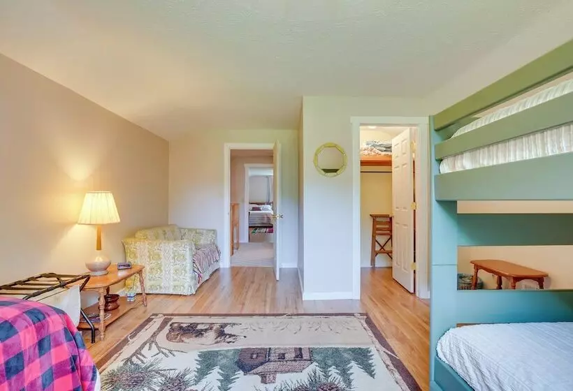 Serene Mountain Retreat On 40 Acres W/ Fire Pit!