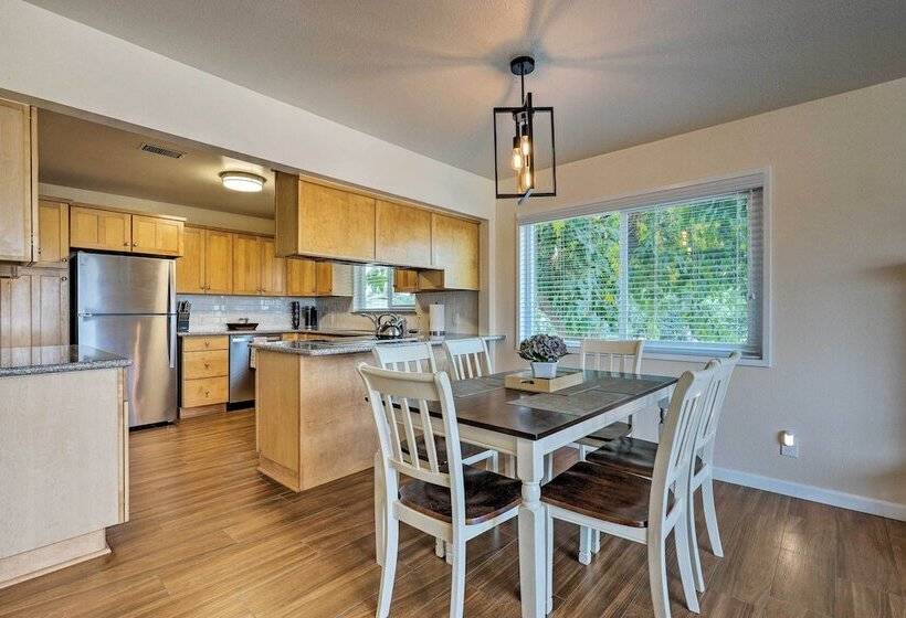 Sierra Nevada Mountain Retreat, Set On Citrus Farm