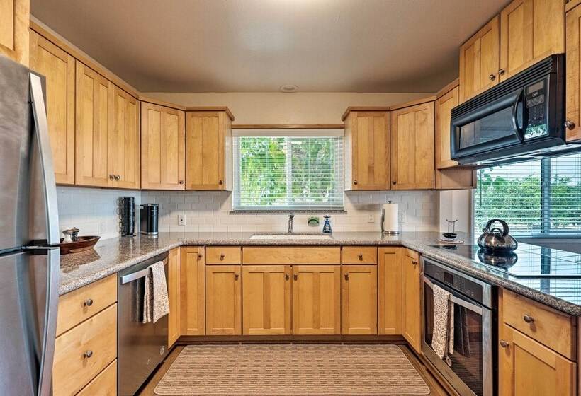 Sierra Nevada Mountain Retreat, Set On Citrus Farm