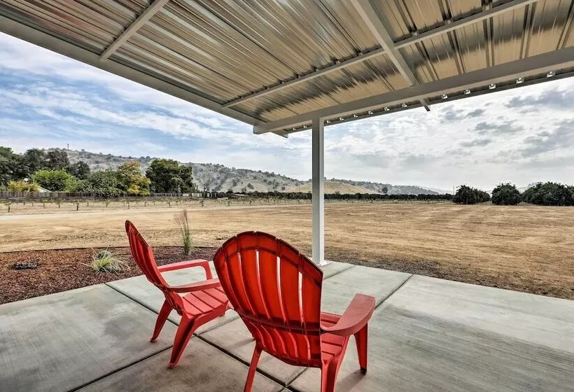 Sierra Nevada Mountain Retreat, Set On Citrus Farm