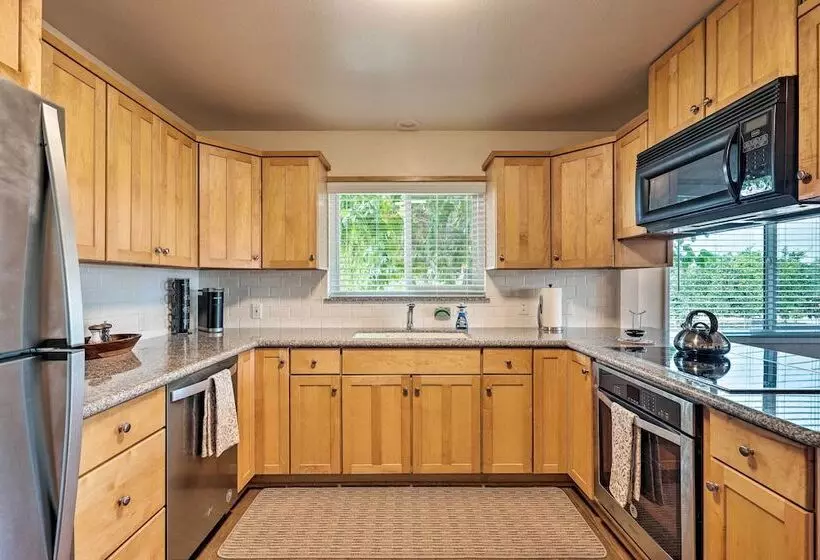 Sierra Nevada Mountain Retreat, Set On Citrus Farm