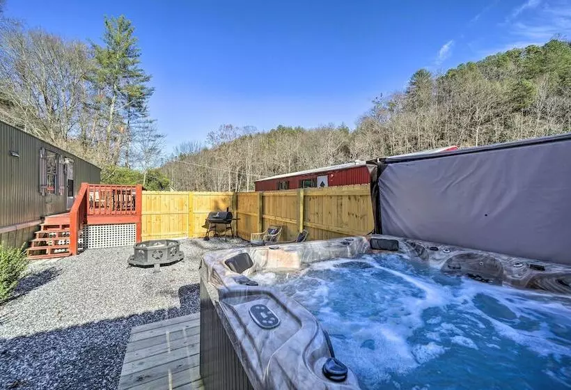 Bring A Pet: Smoky Mtn Vacation Rental W/ Yard!