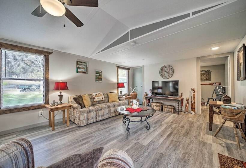 Bring A Pet: Smoky Mtn Vacation Rental W/ Yard!