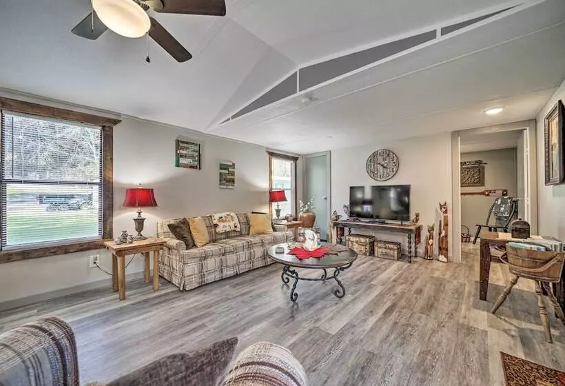 Bring A Pet: Smoky Mtn Vacation Rental W/ Yard!