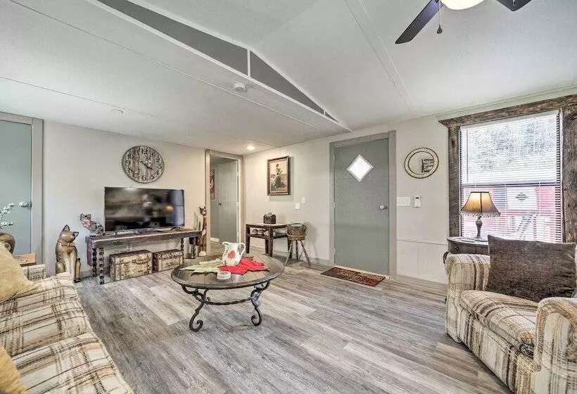 Bring A Pet: Smoky Mtn Vacation Rental W/ Yard!