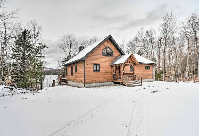 Spacious Cabin On Silver Lake: Hike & Ski!