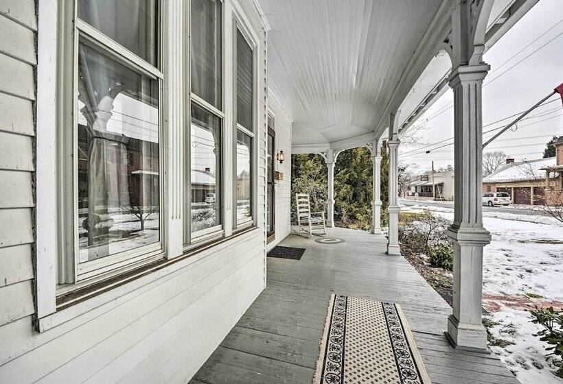 Spacious Getaway: 7 Mi To Whitetail Slopes!