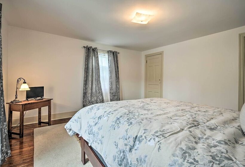 Spacious Getaway: 7 Mi To Whitetail Slopes!