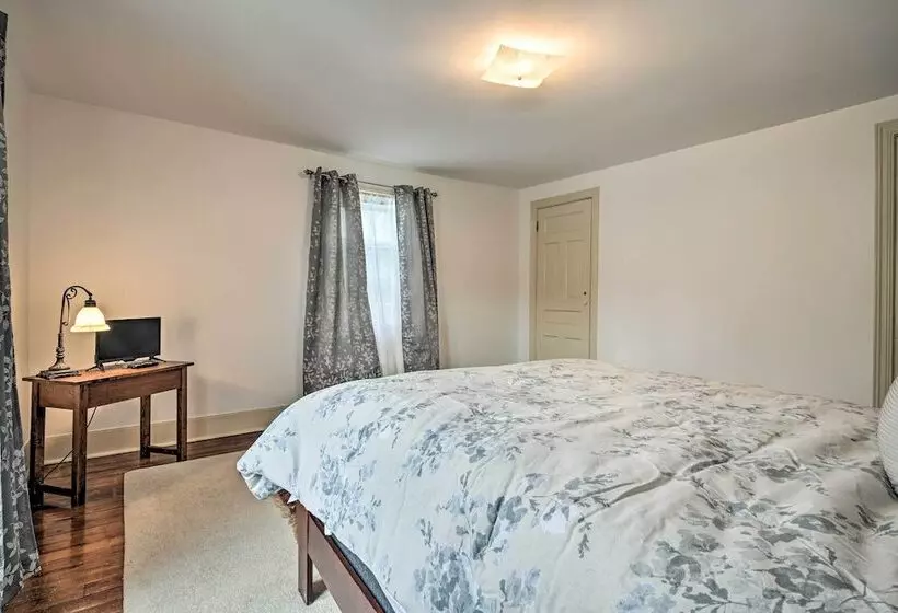 Spacious Getaway: 7 Mi To Whitetail Slopes!