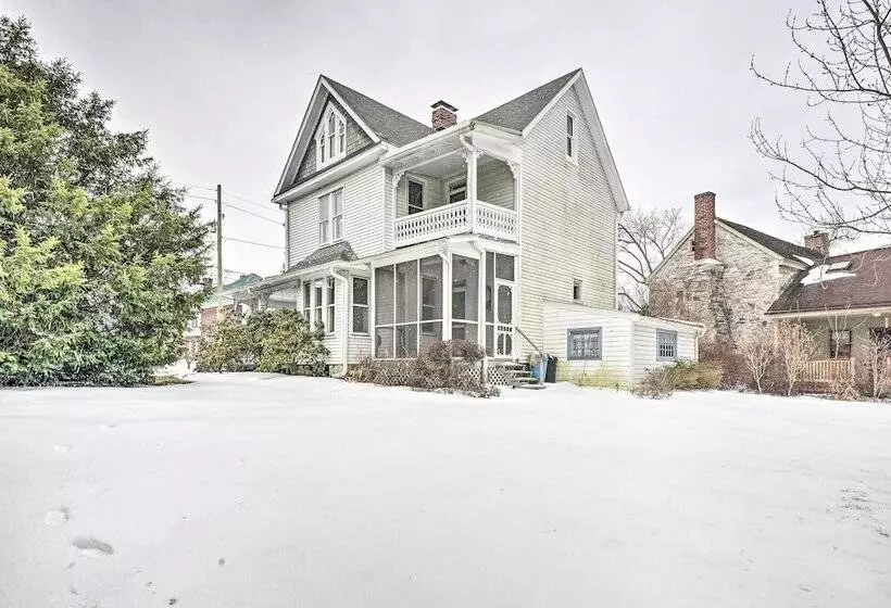 Spacious Getaway: 7 Mi To Whitetail Slopes!