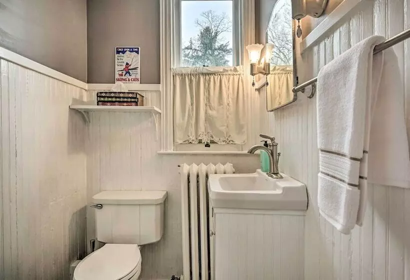 Spacious Getaway: 7 Mi To Whitetail Slopes!