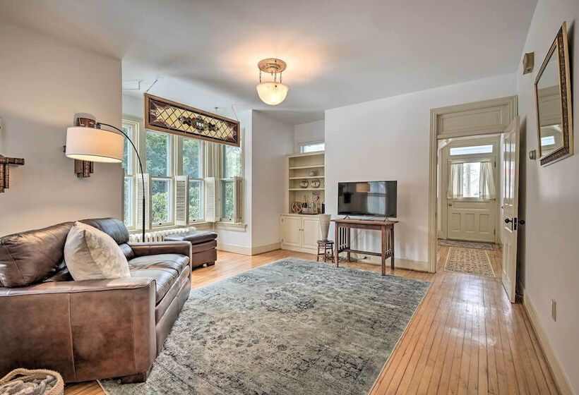 Spacious Getaway: 7 Mi To Whitetail Slopes!