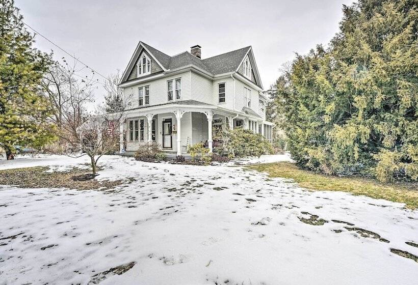 Spacious Getaway: 7 Mi To Whitetail Slopes!