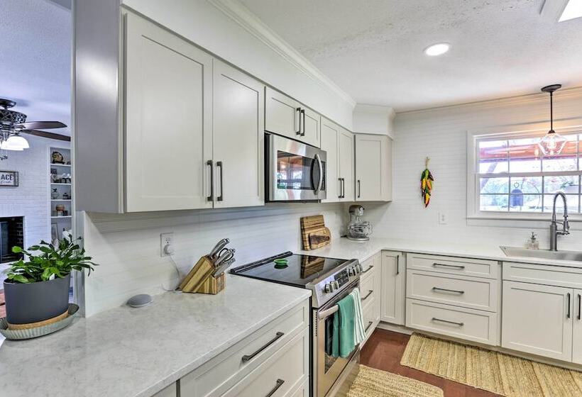 Sunny Florida Abode   Patio, Pool, & Fire Pit