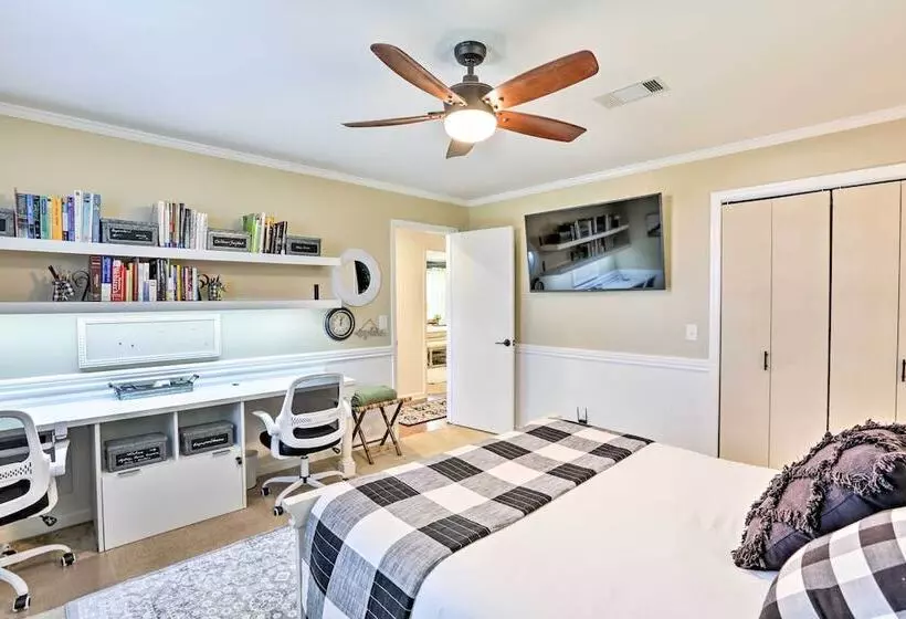 Sunny Florida Abode   Patio, Pool, & Fire Pit