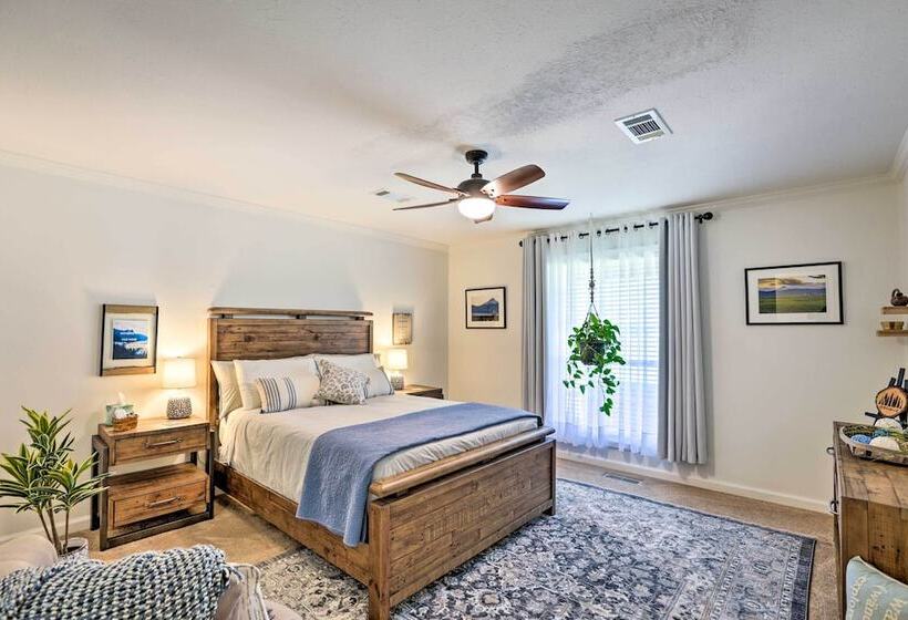 Sunny Florida Abode   Patio, Pool, & Fire Pit