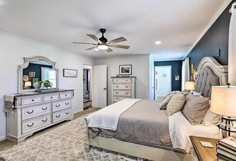 Sunny Florida Abode   Patio, Pool, & Fire Pit