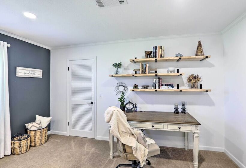 Sunny Florida Abode   Patio, Pool, & Fire Pit