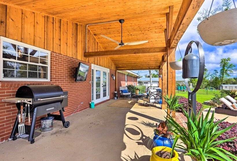 Sunny Florida Abode   Patio, Pool, & Fire Pit