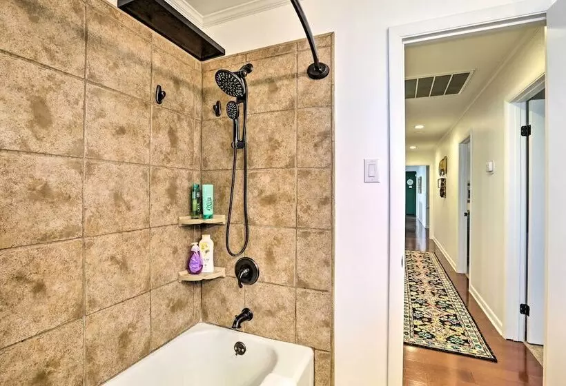 Sunny Florida Abode   Patio, Pool, & Fire Pit