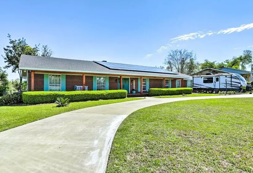Sunny Florida Abode   Patio, Pool, & Fire Pit