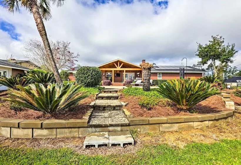 Sunny Florida Abode   Patio, Pool, & Fire Pit