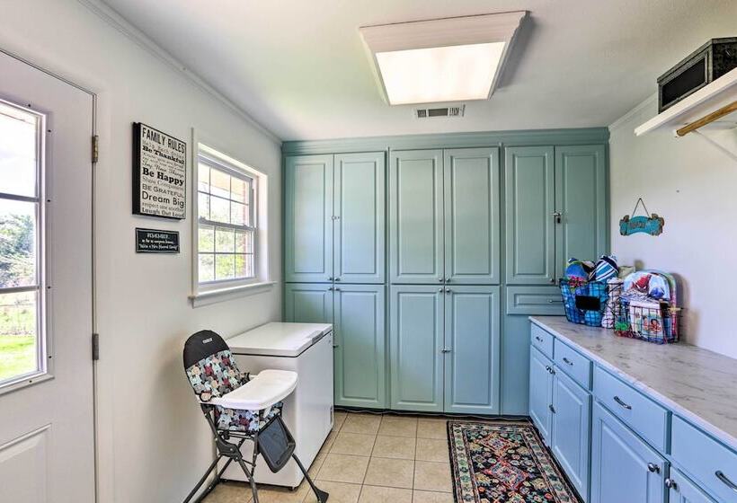 Sunny Florida Abode   Patio, Pool, & Fire Pit